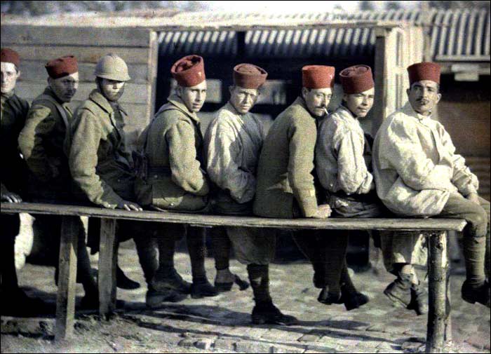 Algerian soldiers in the village of Noyon, 1917