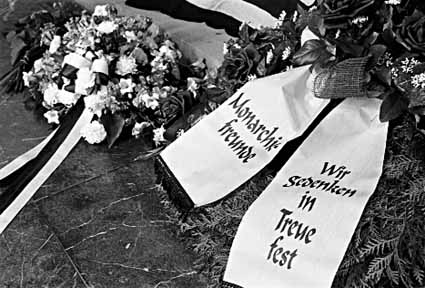 Fresh garlands at the Kaiser's coffin