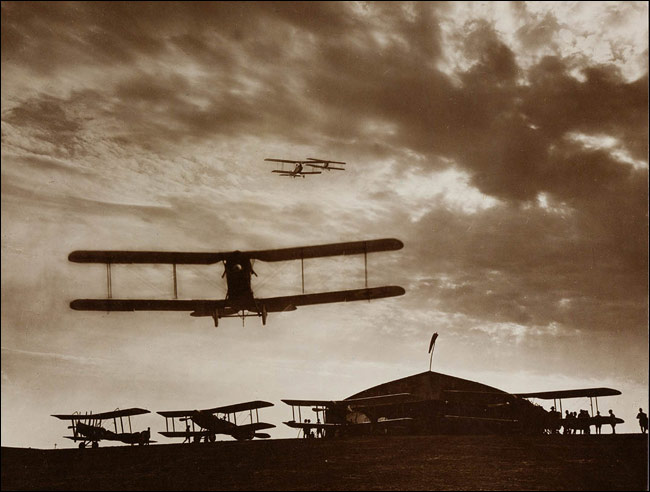 Frank Hurley: Returning from Battle